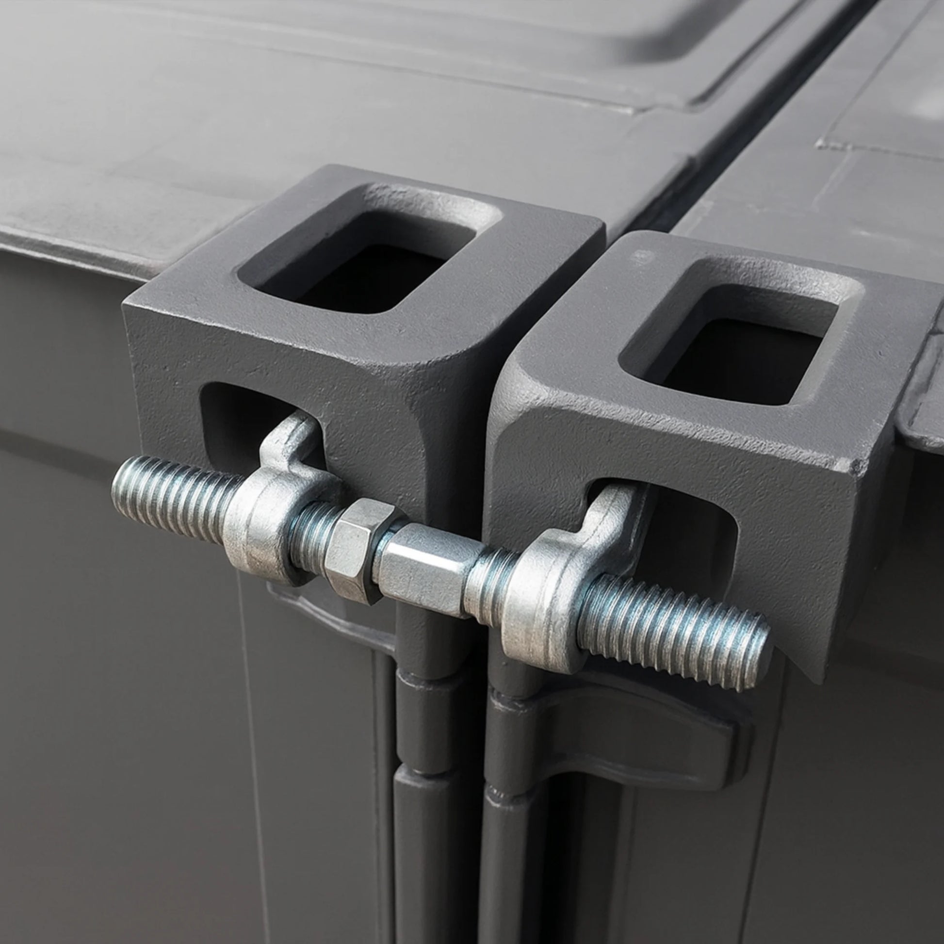 Bridge Fitting zwischen zwei Containern zur sicheren Verbindung